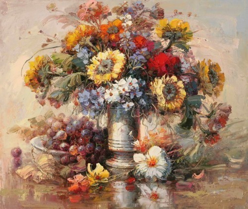 Букет цветов с тарелкой винограда 271